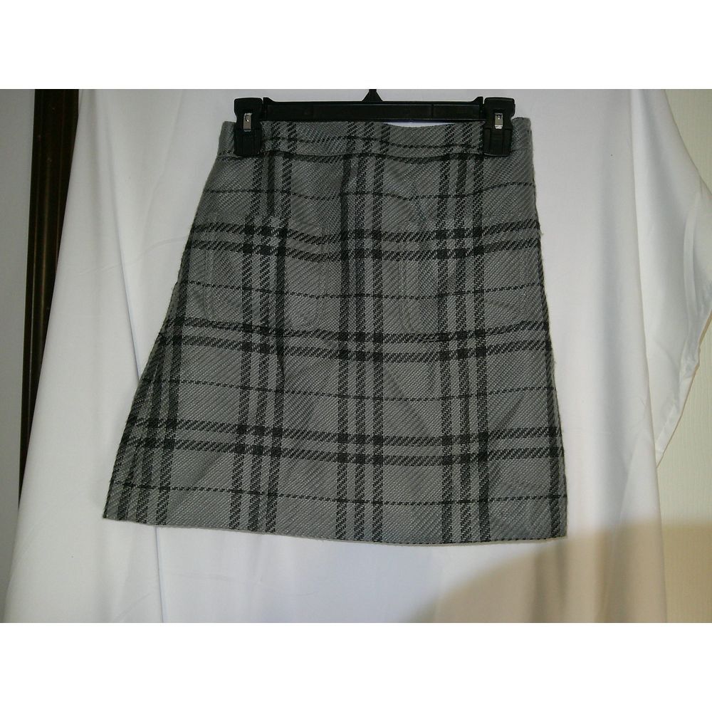 J.Crew Classic Plaid A-Line Skirt Gray Black Pattern Professional Wear Size 00